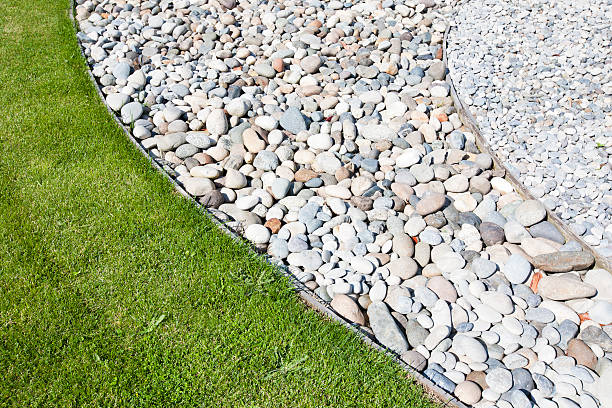 Decorative rock bed